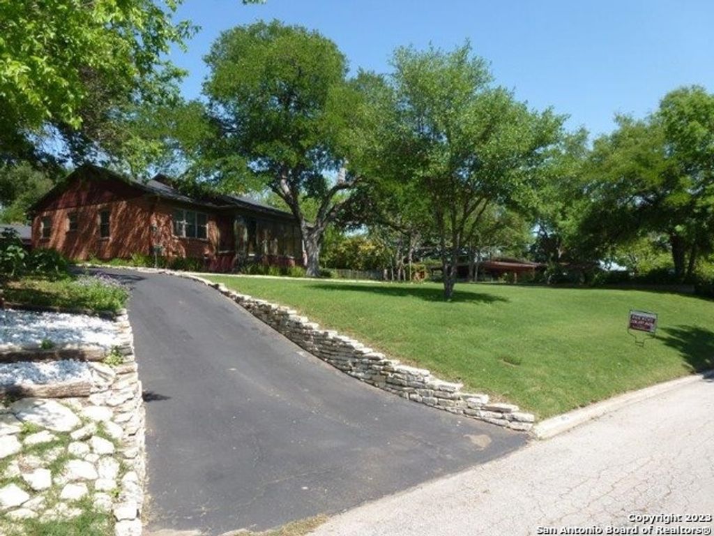 Photo of 149 DOWNING DR, San Antonio, TX 78209 (MLS # 1926016)