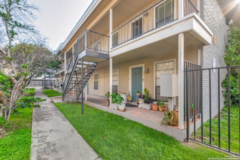 Property photo of 255 E Rampart Dr 401, San Antonio, TX 78216