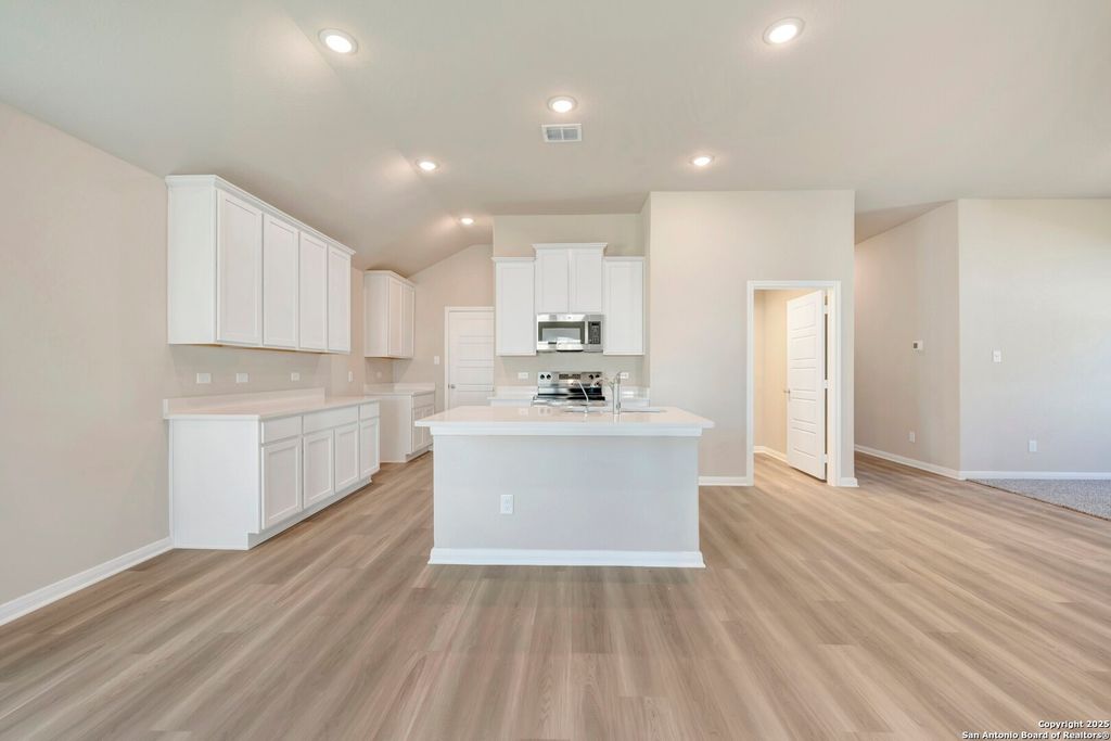 Photo of 1140 Limestone Ridge, Seguin, TX 78155 (MLS # 1894438)