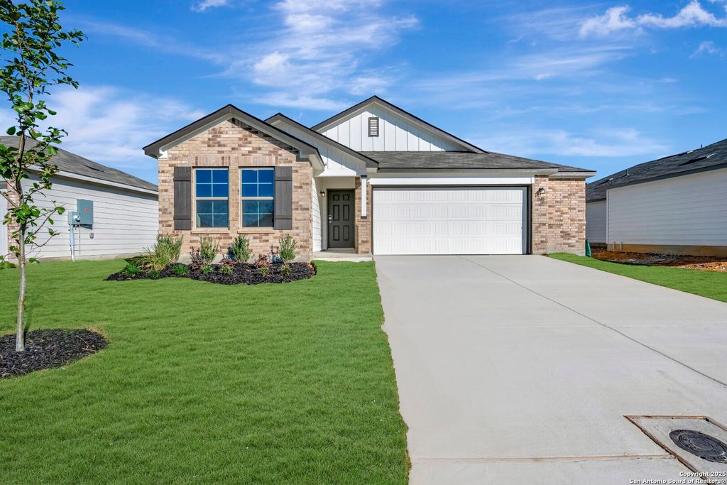 Photo of 1140 Limestone Ridge, Seguin, TX 78155 (MLS # 1894438)