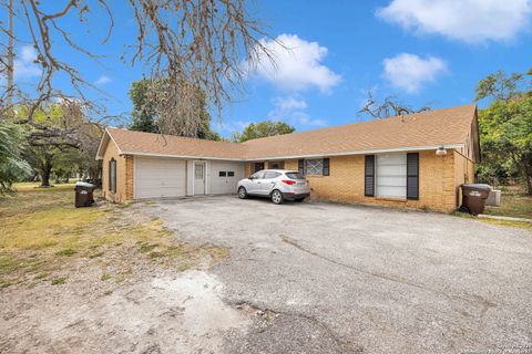 6012 Evers Leon Valley TX 78238