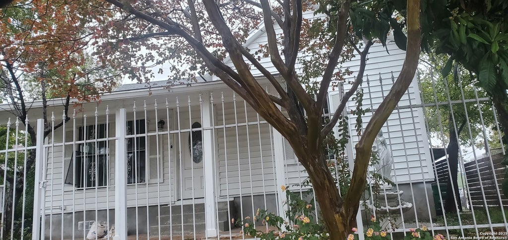 Photo of 622 W Baylor, San Antonio, TX 78204 (MLS # 2018620)