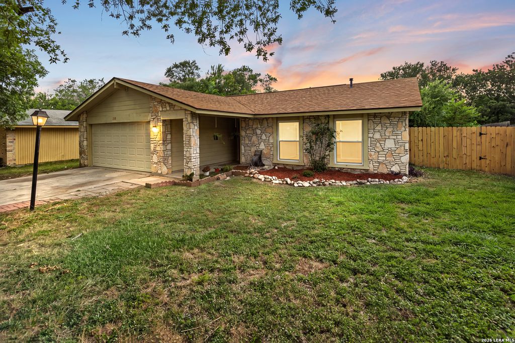 Photo of 923 Saddlebrook Dr, San Antonio, TX 78245 (MLS # 1920777)