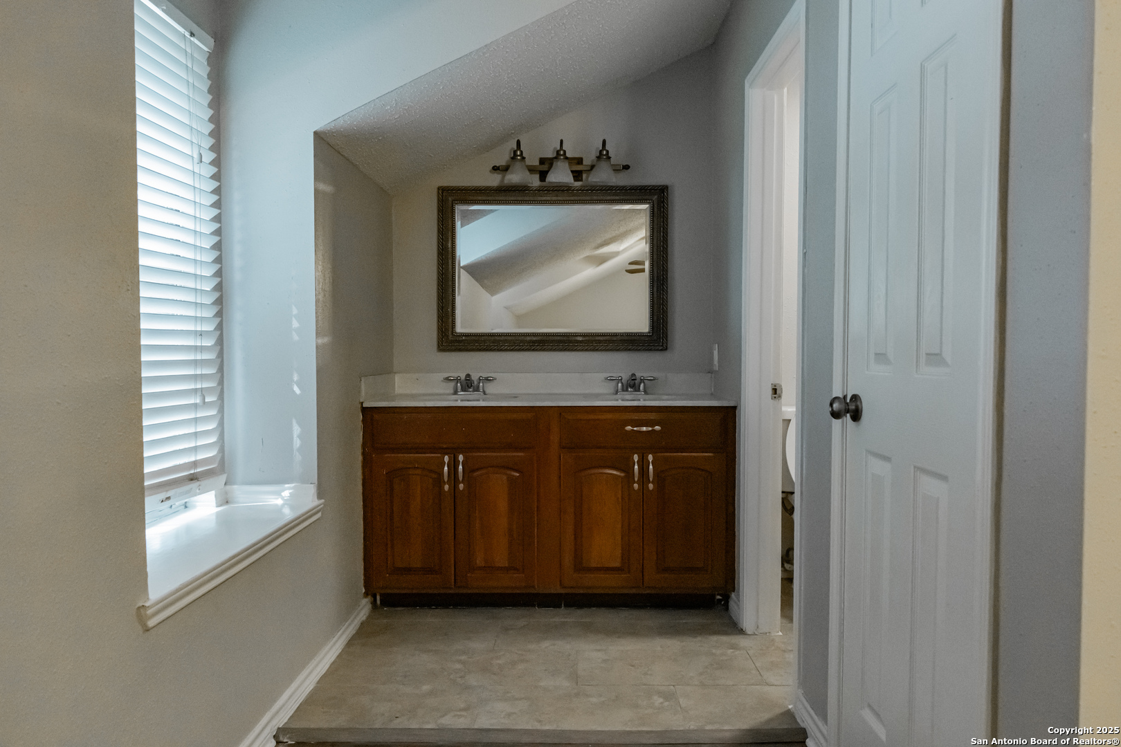 8802 boise hills