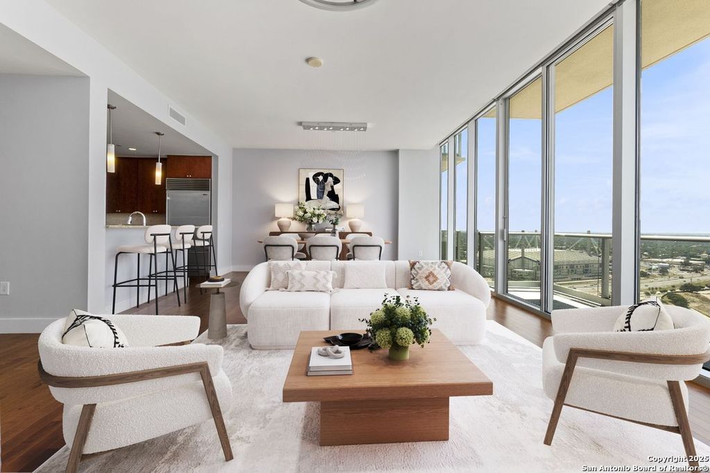 Photo of 610 E Market 2811 #2811, San Antonio, TX 78205 (MLS # 1929567)