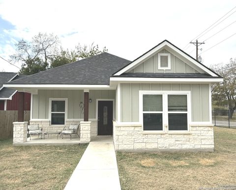 A home in Luling