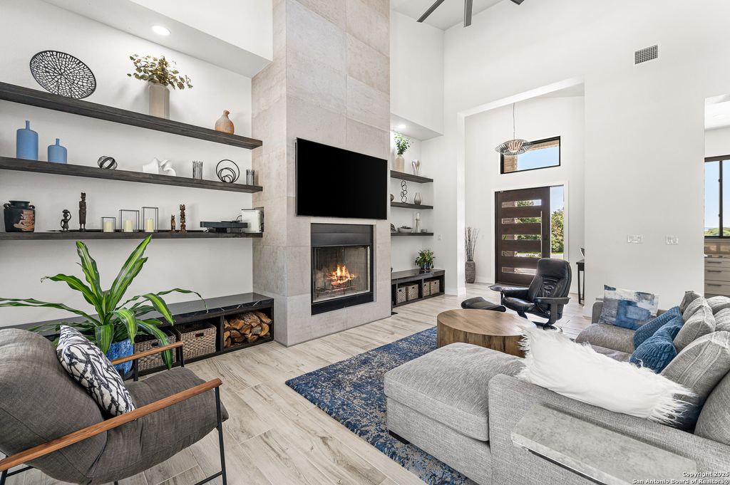 Photo of 690 Kings Point, Canyon Lake, TX 78133 (MLS # 1885603)