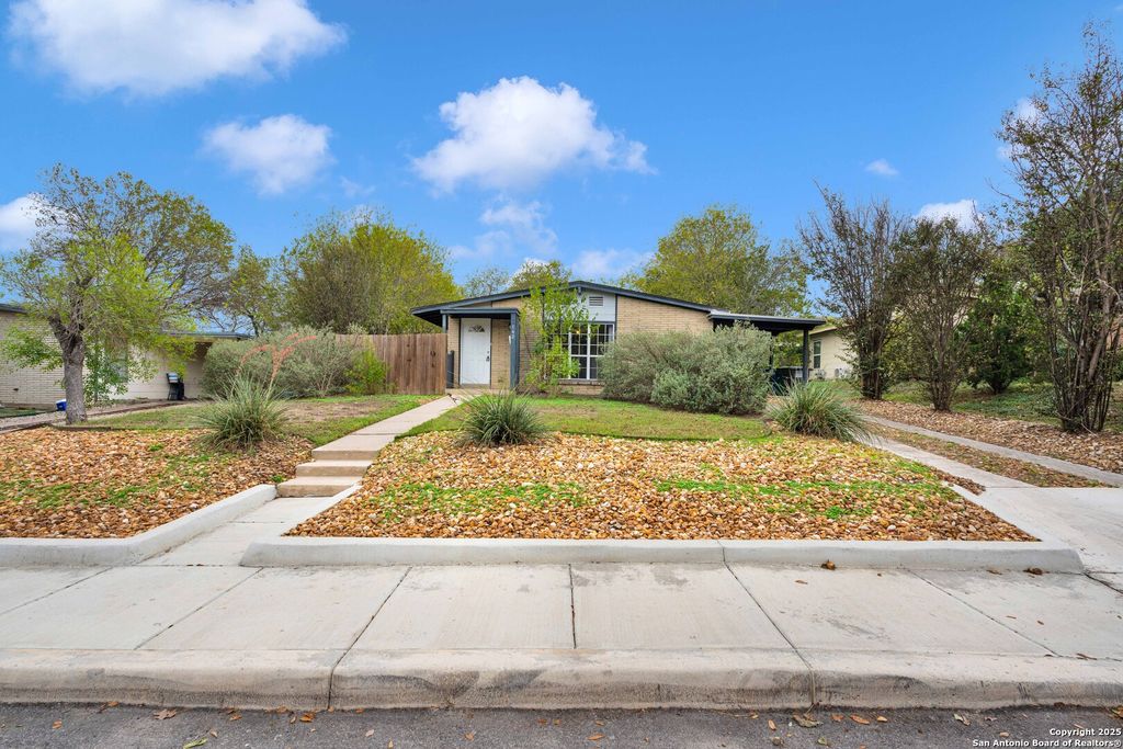 Photo of 142 Shady Rill, San Antonio, TX 78213 (MLS # 1926615)