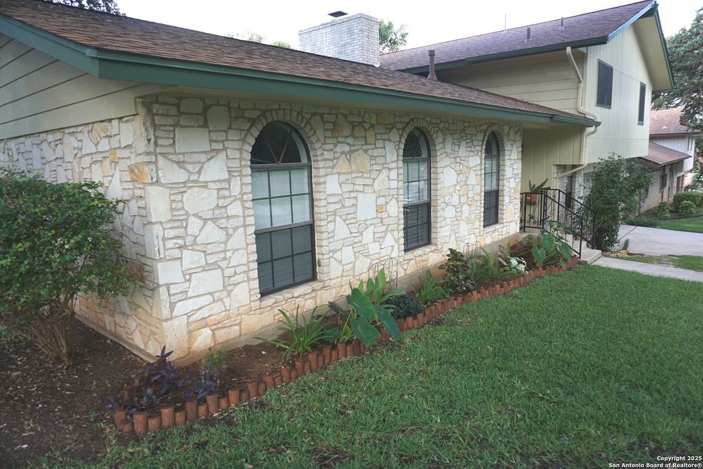 Photo of 7634 Susan Elaine, San Antonio, TX 78240 (MLS # 1916058)