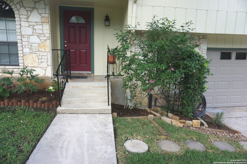 Photo of 7634 Susan Elaine, San Antonio, TX 78240 (MLS # 1916058)