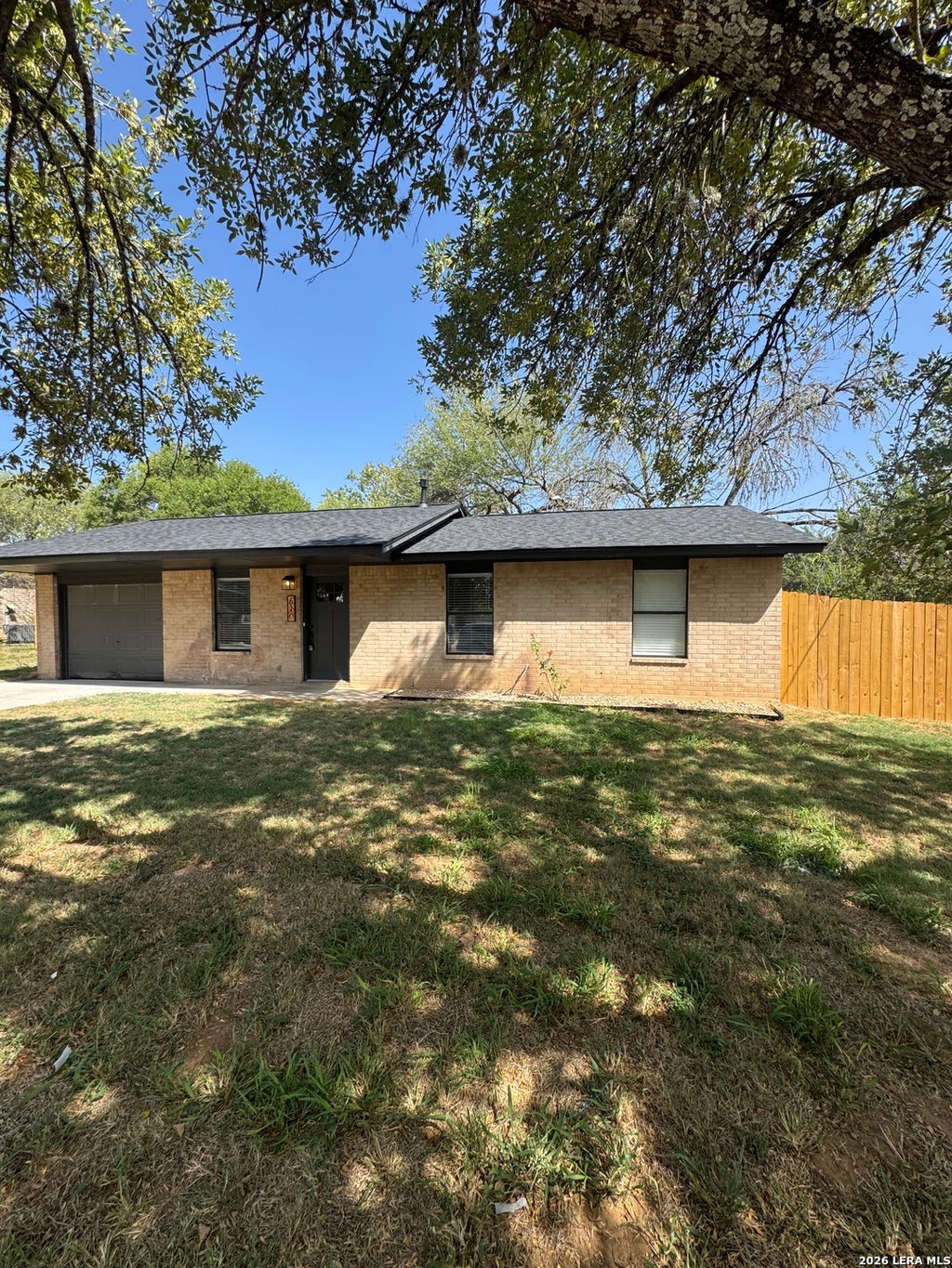 Photo of 610 Franklin Blvd, Pleasanton, TX 78064 (MLS # 2017445)