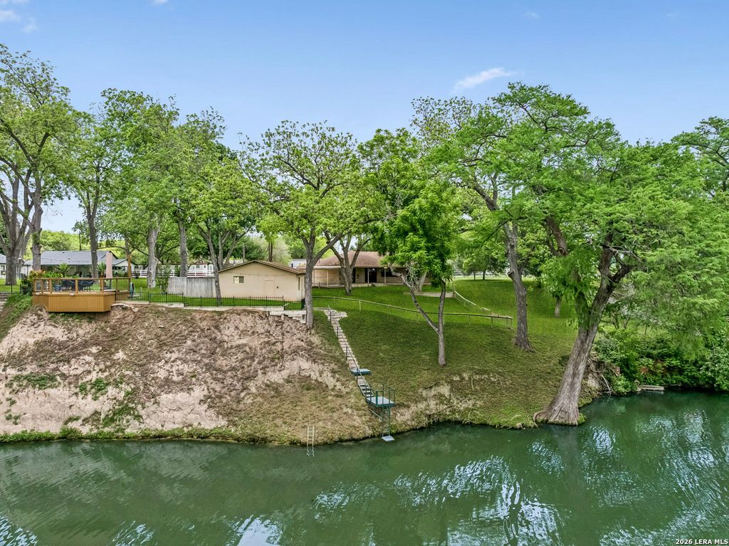 Photo of 900 BOENIG ST, Seguin, TX 78155 (MLS # 1960795)