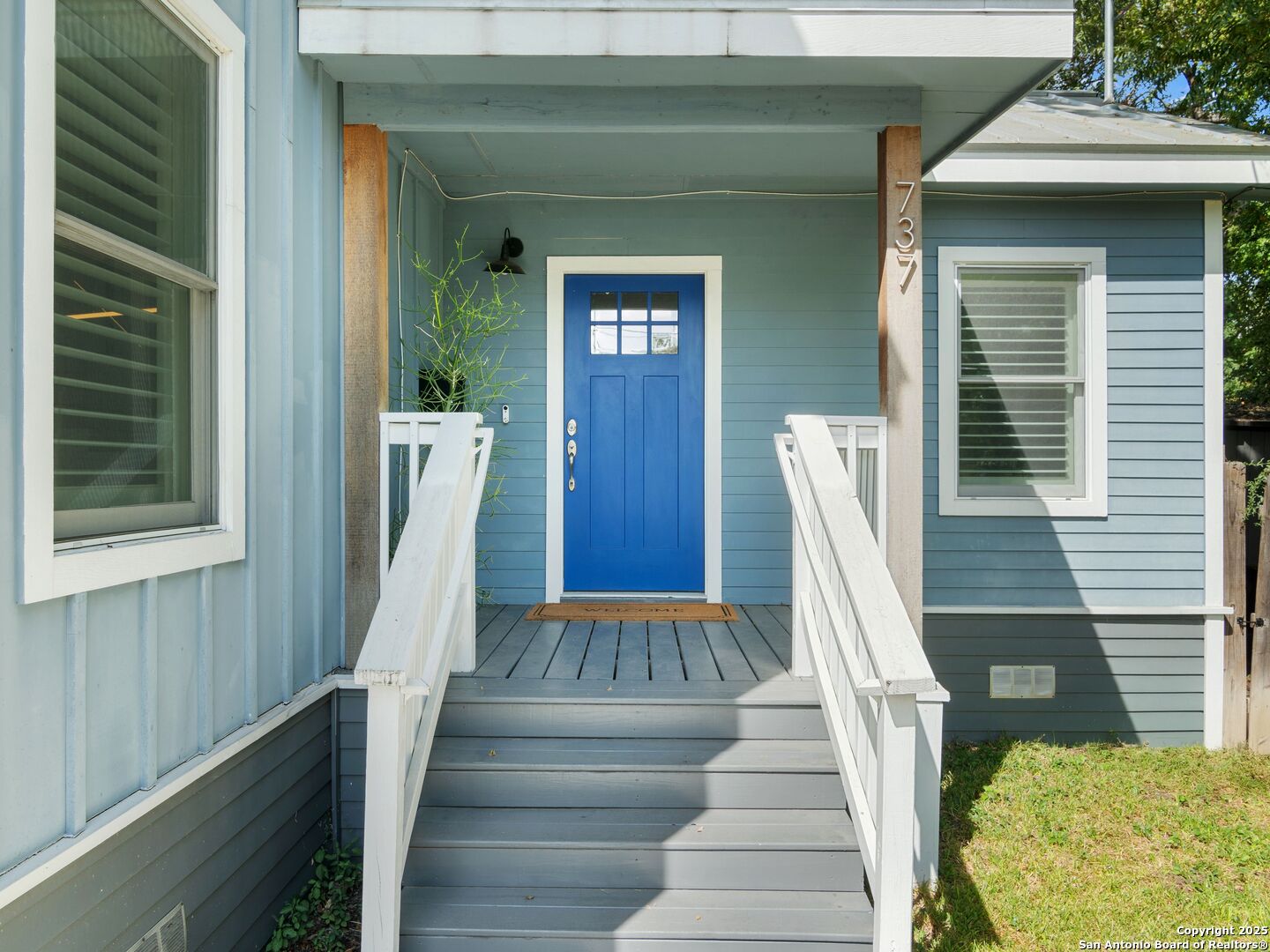 737 E Magnolia Avenue