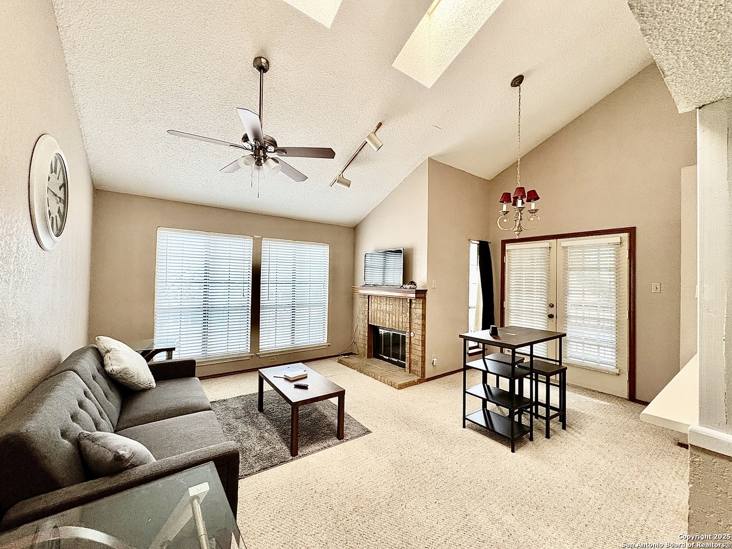 Photo 1 of 17 — 8633 Datapoint Dr, San Antonio, TX 78229