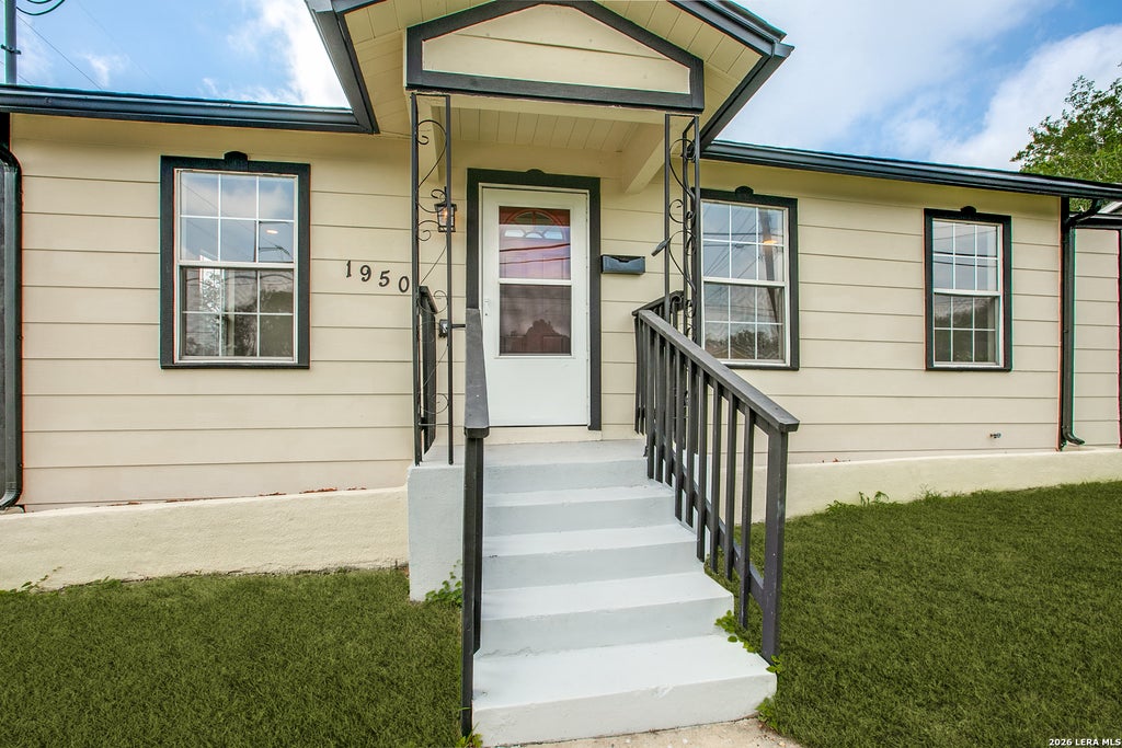 Photo of 1950 LAMAR ST, San Antonio, TX 78202 (MLS # 1994498)