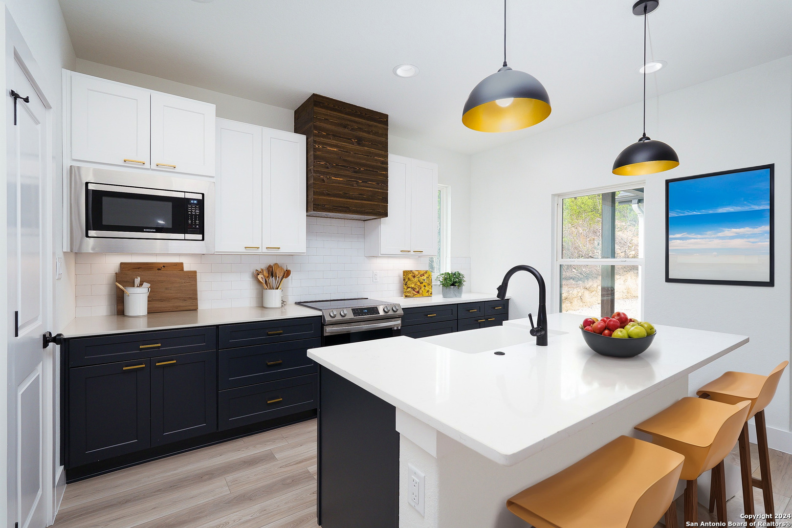 580 Compass Rose