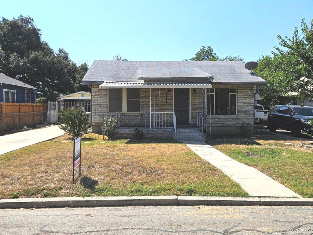 Photo of 3214 W Travis, San Antonio, TX 78207 (MLS # 1915048)