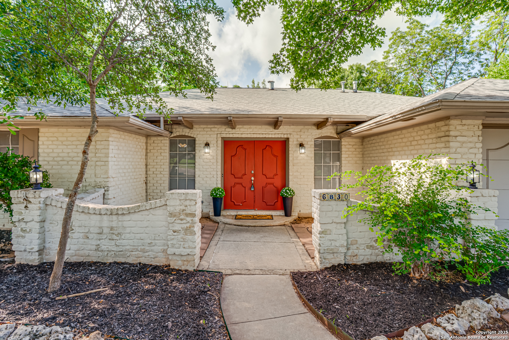 6830 Forest Haven
