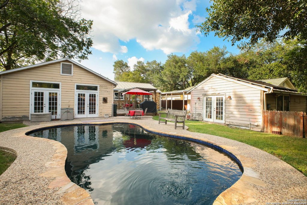 Photo of 204 E Nottingham, San Antonio, TX 78209 (MLS # 1876792)