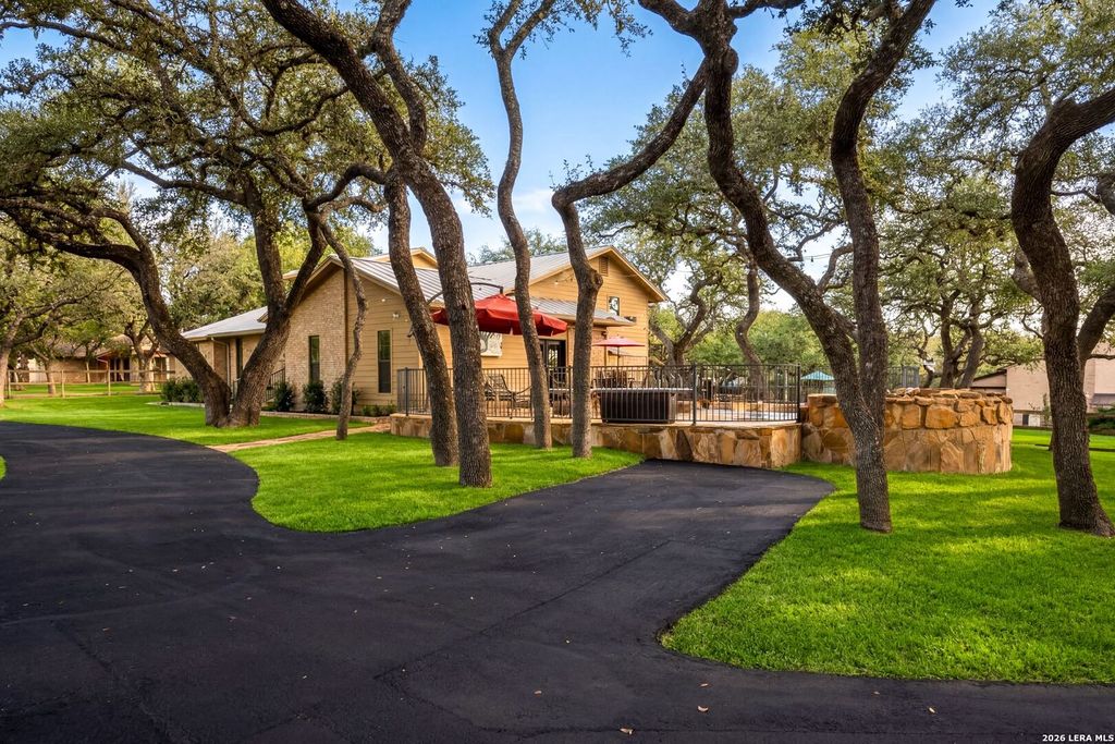 Photo of 29274 Seabiscuit Dr, Fair Oaks Ranch, TX 78015 (MLS # 1949344)