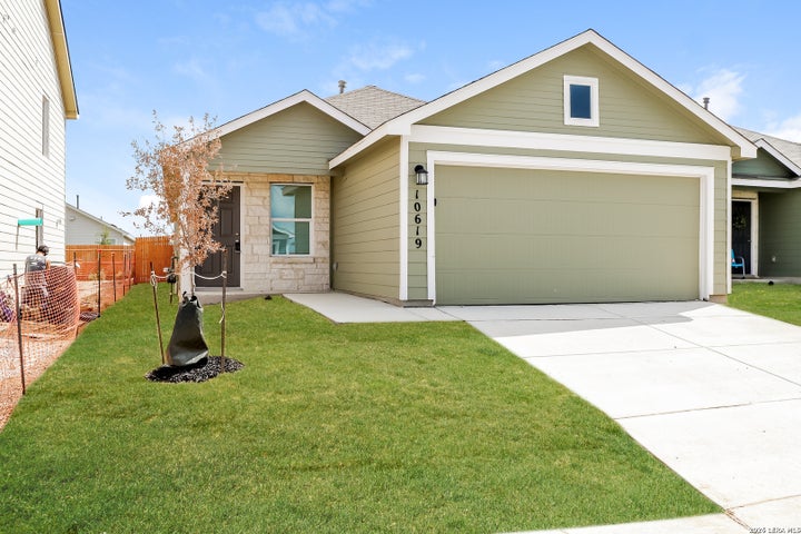 Photo 1 of 15 — 10619 McClintock, Converse, TX 78109