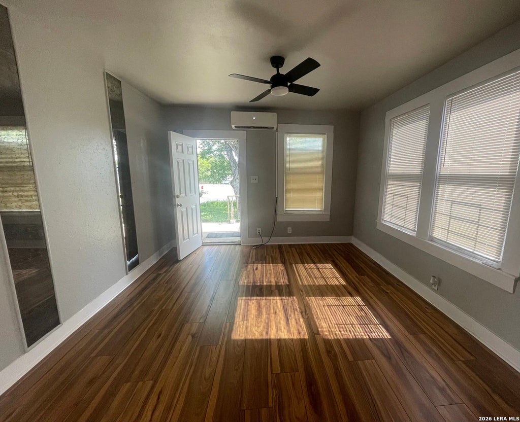 Photo of 105 MOUNT VERNON CT, San Antonio, TX 78223 (MLS # 2007971)