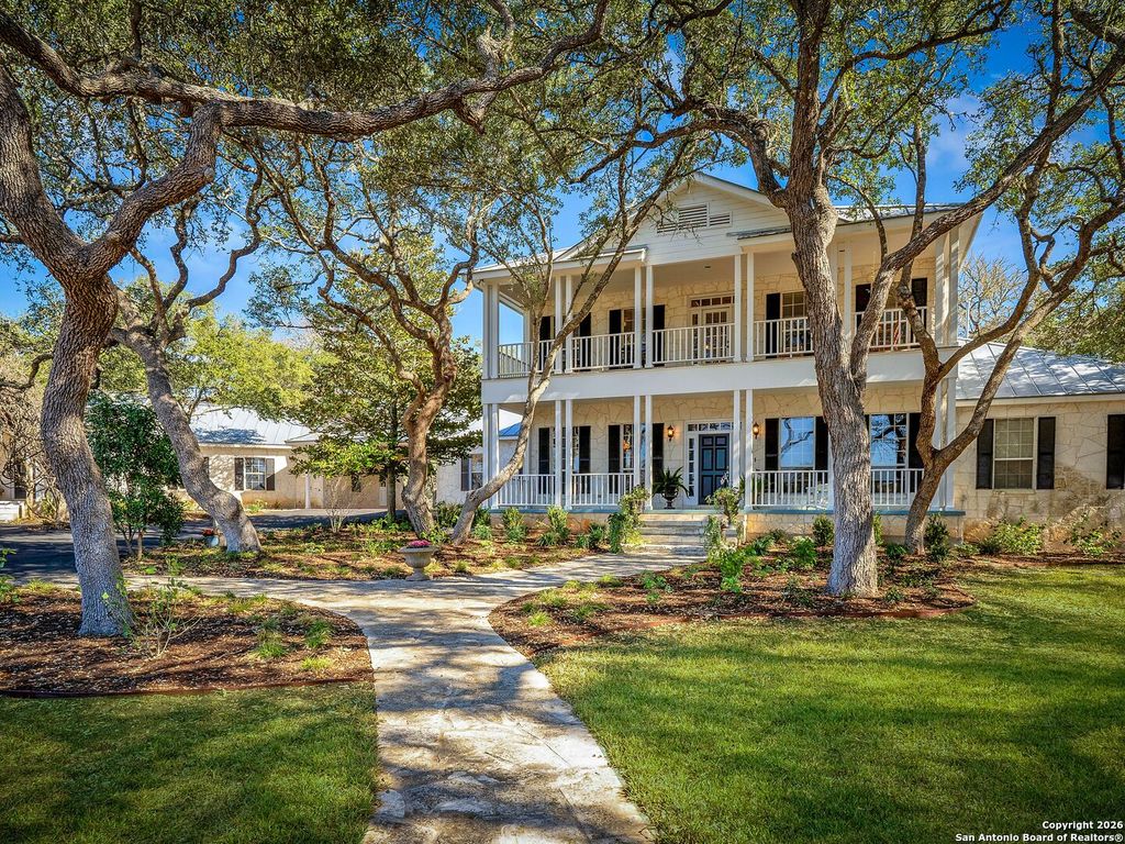 Photo of 155 Cibolo Ridge Trail, Boerne, TX 78015 (MLS # 1935084)