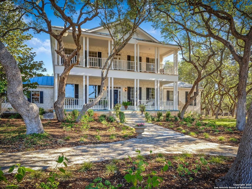 Photo of 155 Cibolo Ridge Trail, Boerne, TX 78015 (MLS # 1935084)