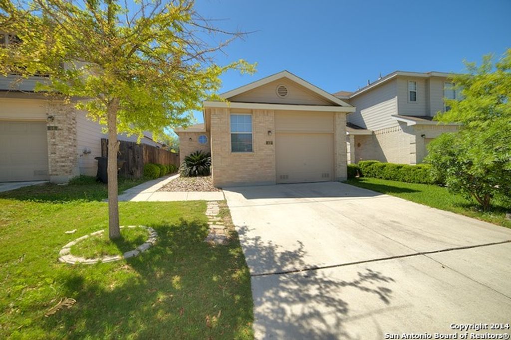 Photo of 42 Coastal Ln, San Antonio, TX 78240 (MLS # 1915223)