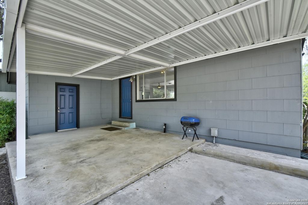 Photo of 284 Lake Forest, Canyon Lake, TX 78133 (MLS # 1869184)