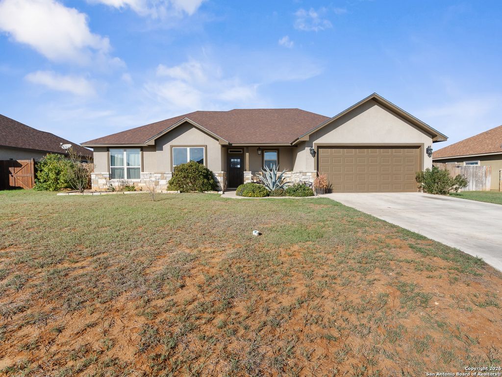 Photo of 1712 Vista View, Pleasanton, TX 78064 (MLS # 1931029)