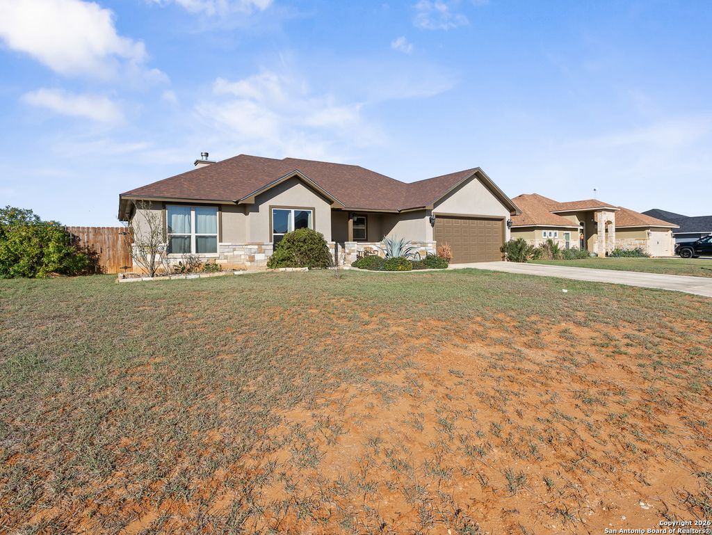 Photo of 1712 Vista View, Pleasanton, TX 78064 (MLS # 1931029)