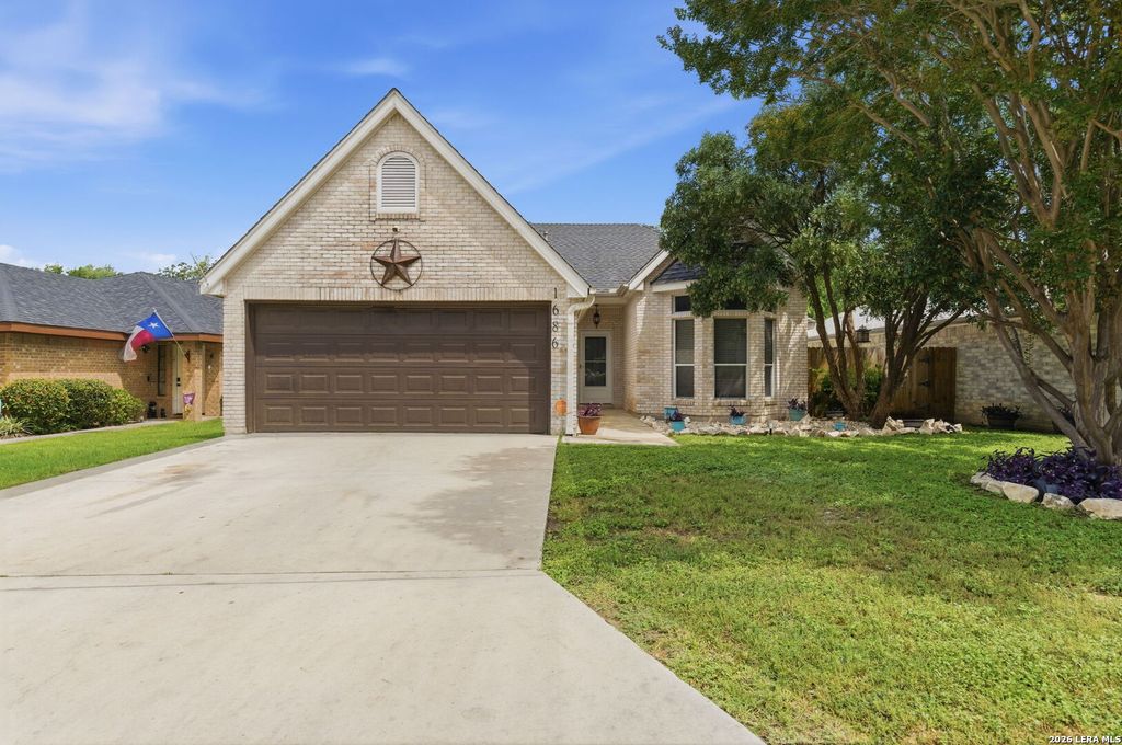 Photo of 1686 Lantana, New Braunfels, TX 78130 (MLS # 1990944)