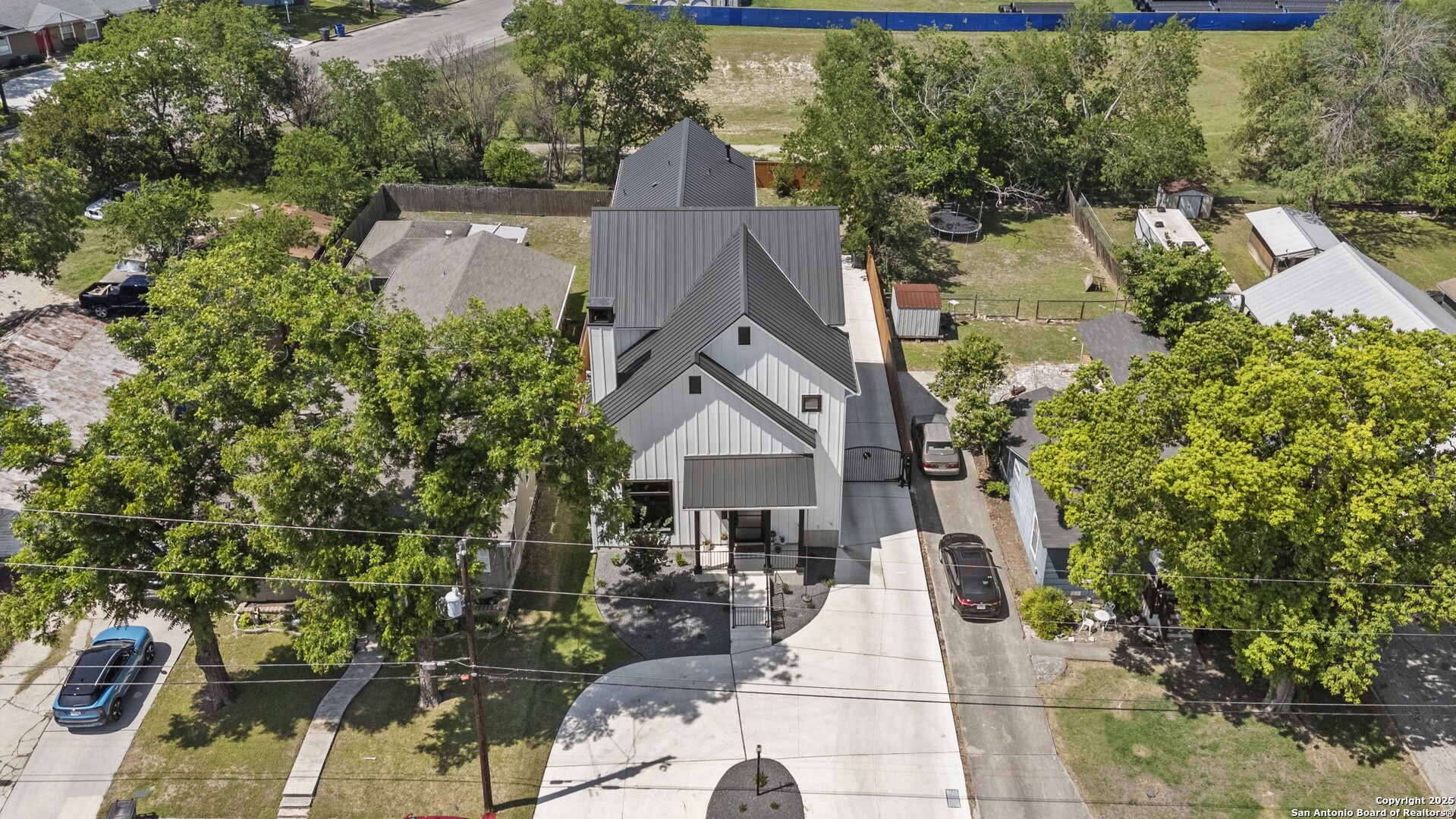 670 Magazine Ave