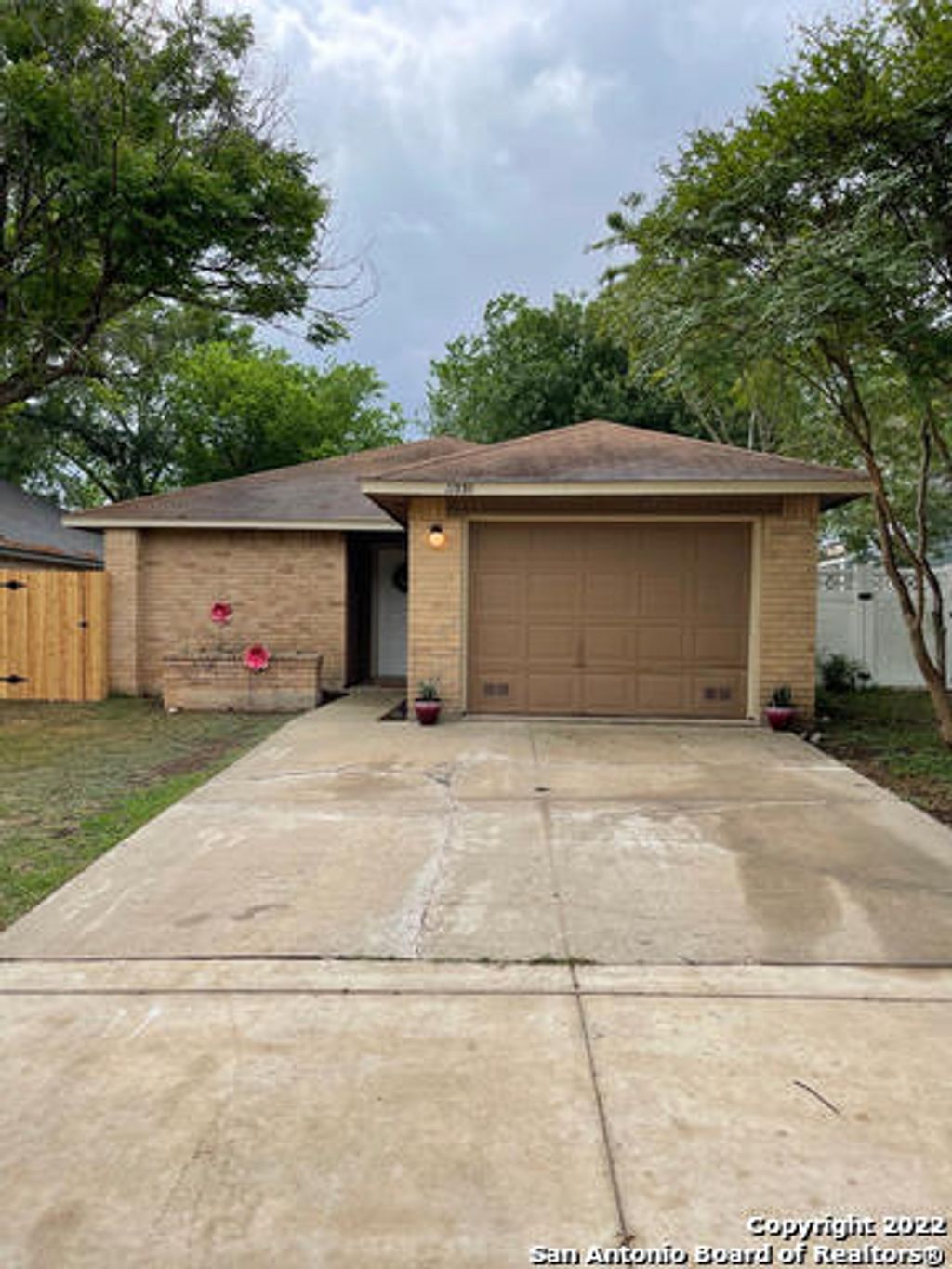 Photo of 11330 Jarbo Pass, San Antonio, TX 78245 (MLS # 1926669)