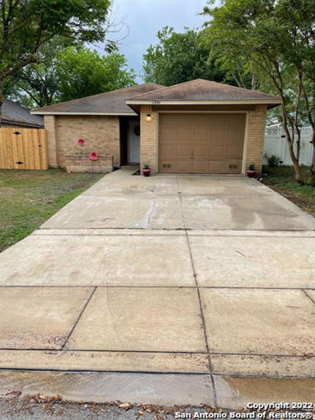 Photo of 11330 Jarbo Pass, San Antonio, TX 78245 (MLS # 1926669)
