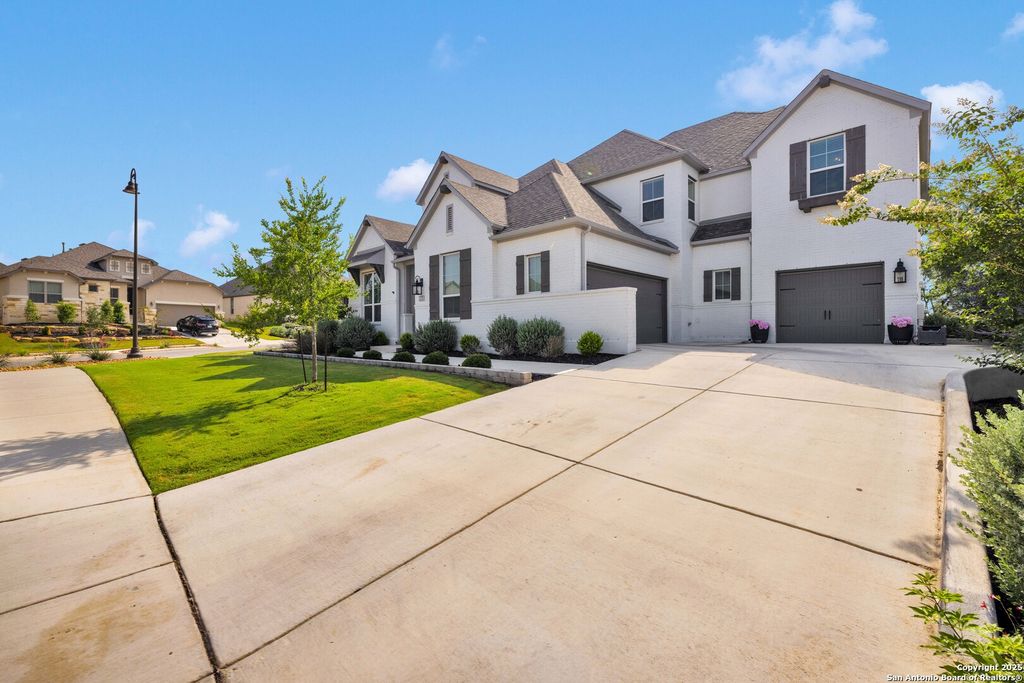 Photo of 235 Corazon, Boerne, TX 78006 (MLS # 1931408)