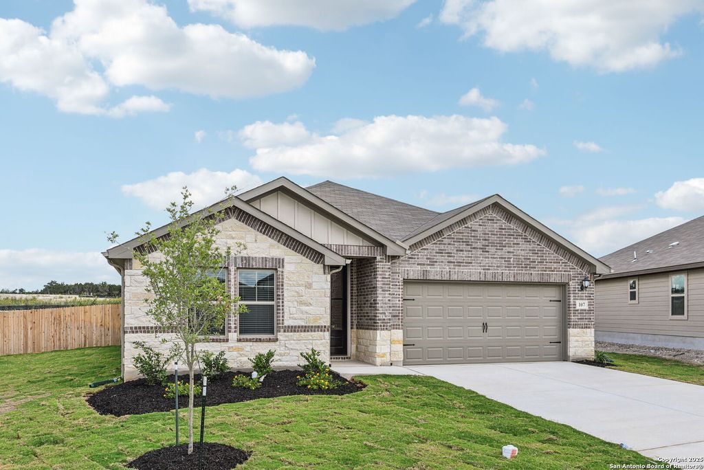 Photo of 107 Shelton Pass, Cibolo, TX 78108 (MLS # 1866364)