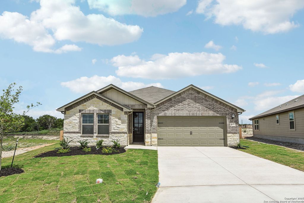 Photo of 107 Shelton Pass, Cibolo, TX 78108 (MLS # 1866364)