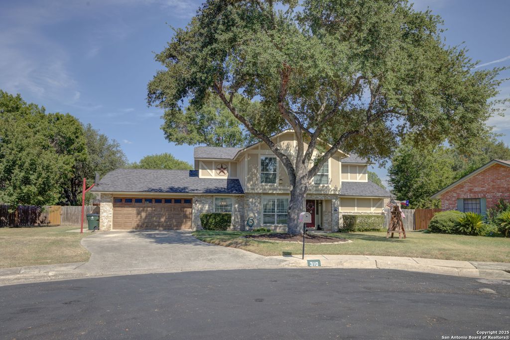 Photo of 310 Stoneham Circle, Seguin, TX 78155 (MLS # 1911916)