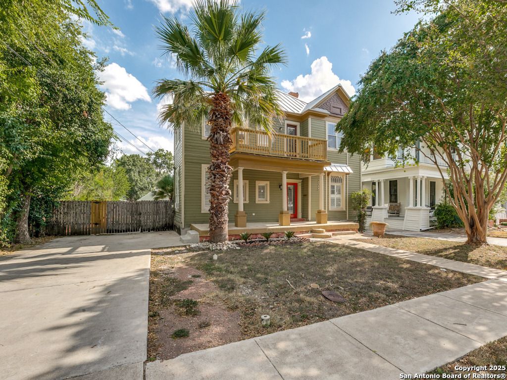 Photo of 228 W woodlawn, San Antonio, TX 78212 (MLS # 1916037)