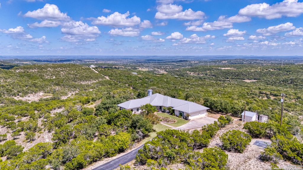 Photo of 305 Spanish Pass, Boerne, TX 78006 (MLS # 1916927)