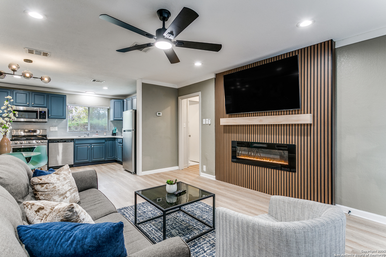 Search 235 Saratoga Dr