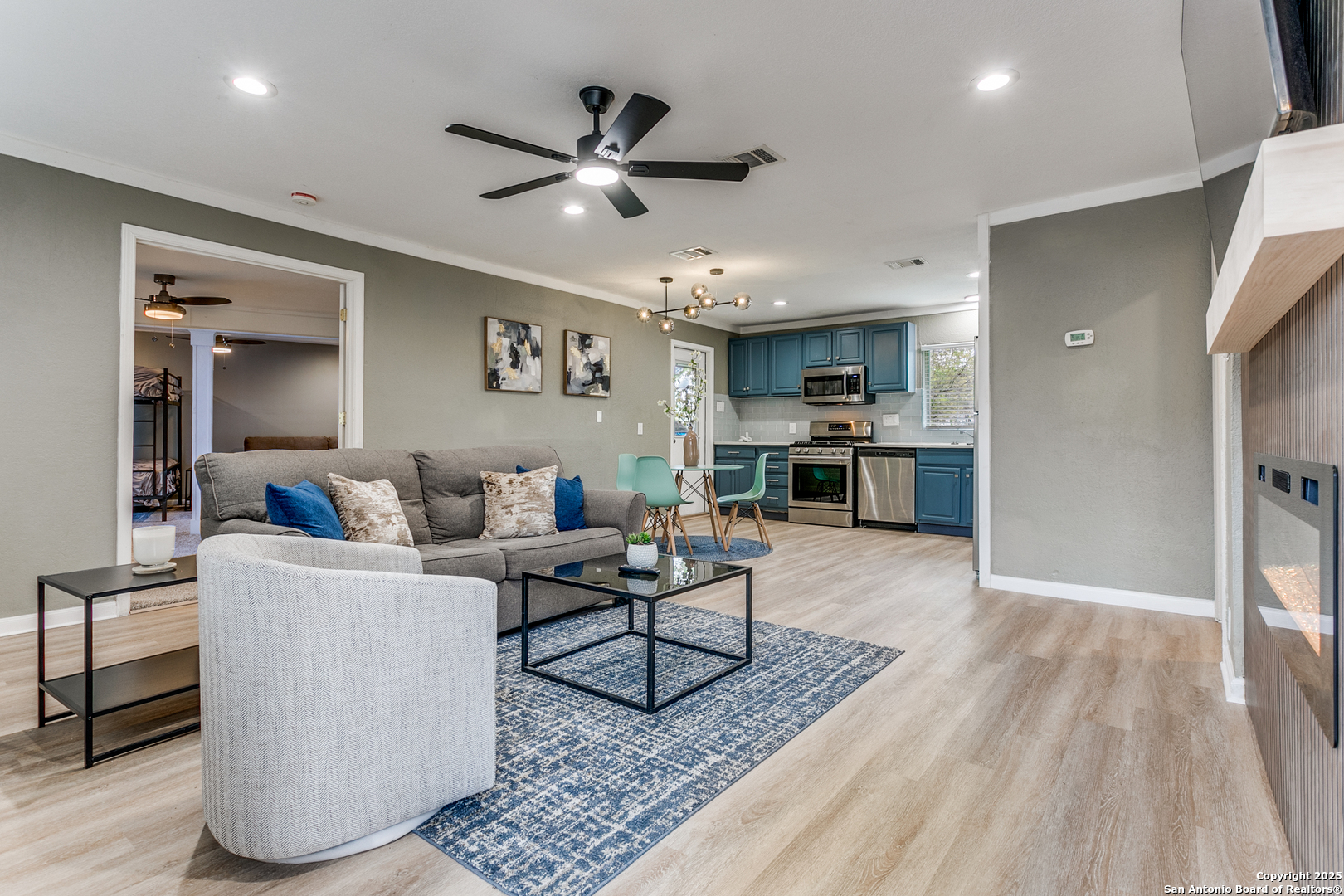 Search 235 Saratoga Dr