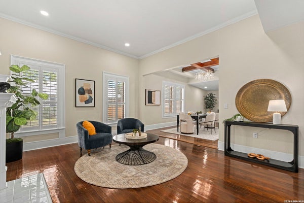 617 E GUENTHER ST, SAN ANTONIO, TX 78210 - Image 4e6e598f9fcb7fff8c69f7c1d411c39e/346992648