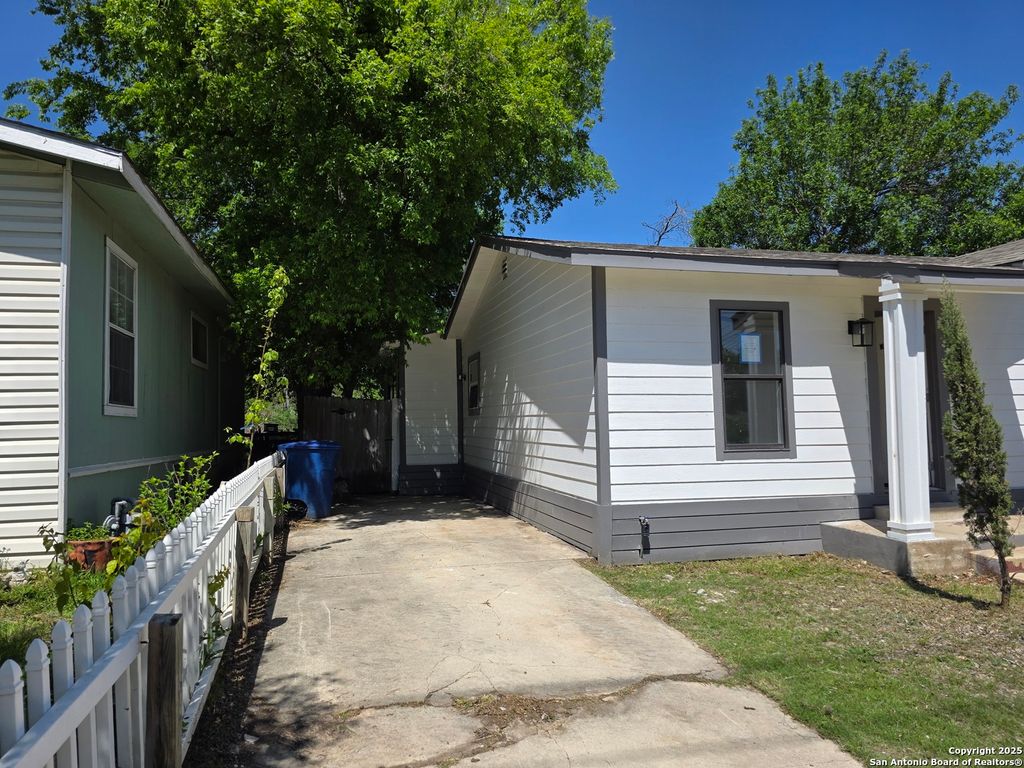 Photo of 315 Muegge, San Antonio, TX 78202 (MLS # 1916551)