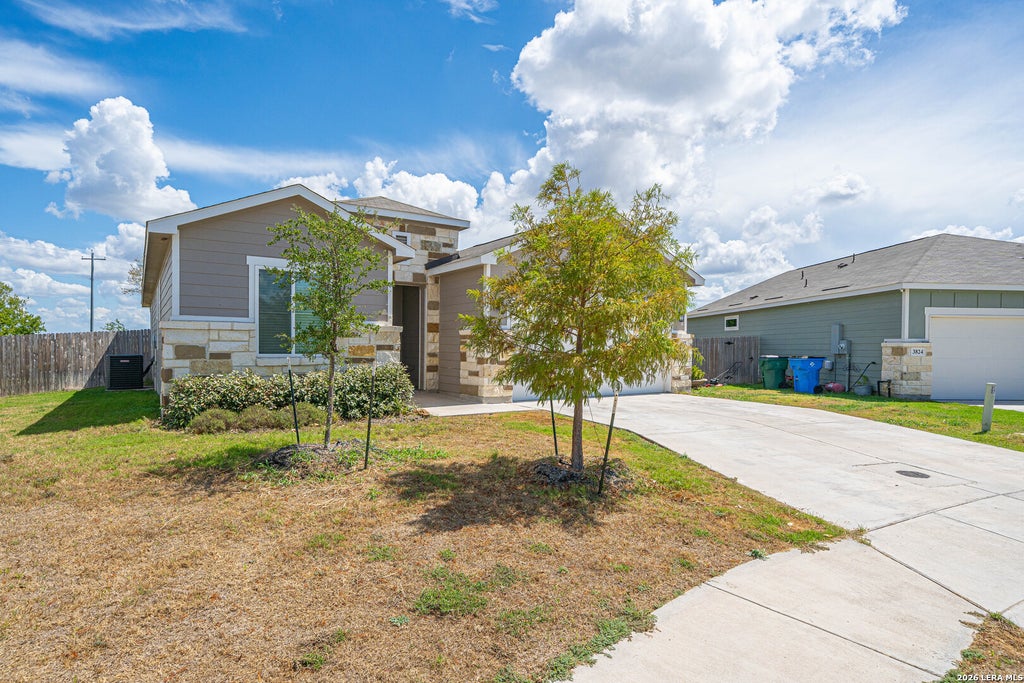 Photo of 632 Candace Ct, Seguin, TX 78155 (MLS # 2015783)