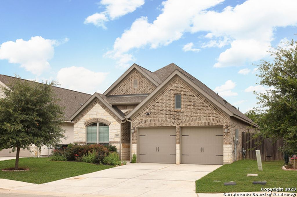 Photo of 708 Arroyo Dorado, New Braunfels, TX 78130 (MLS # 1967945)