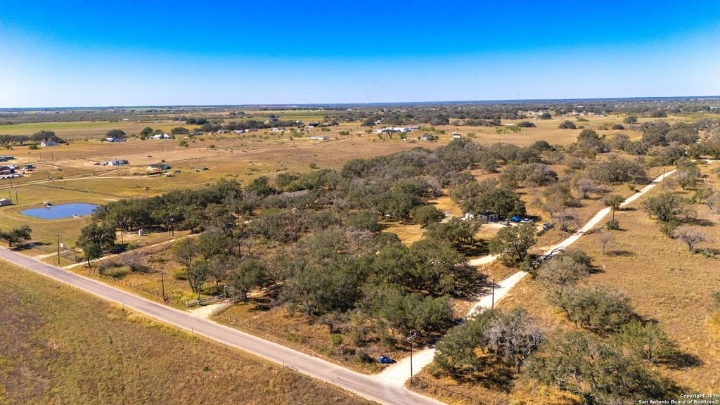 Photo of 1742 County Road 777, Devine, TX 78016 (MLS # 1921961)