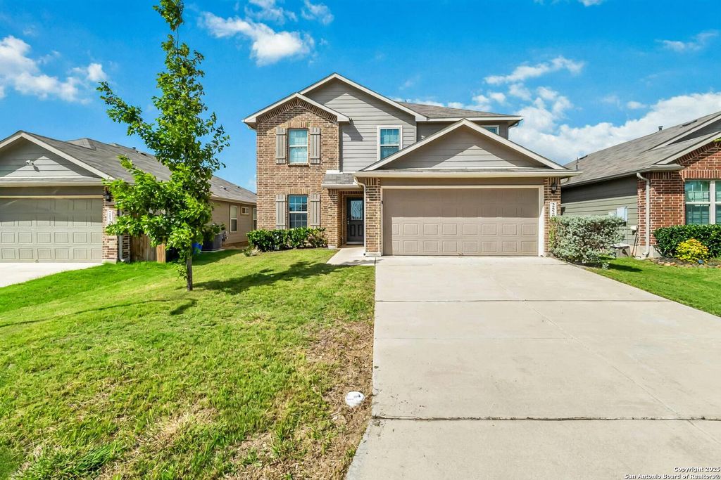 Photo of 2529 McCrae, New Braunfels, TX 78130 (MLS # 1939371)